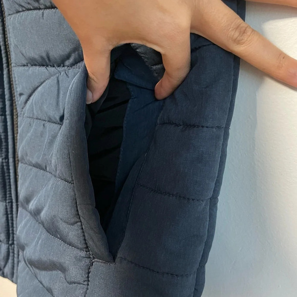 H&M Men's  Navy Padded Puffer Outdoor Vest - Picture 3 of 7